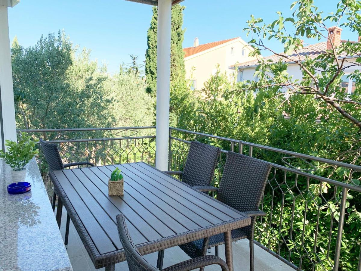 Apartment Gardenview - New! Крк Экстерьер фото